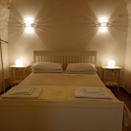 Studio Flat In White City Остуни Экстерьер фото