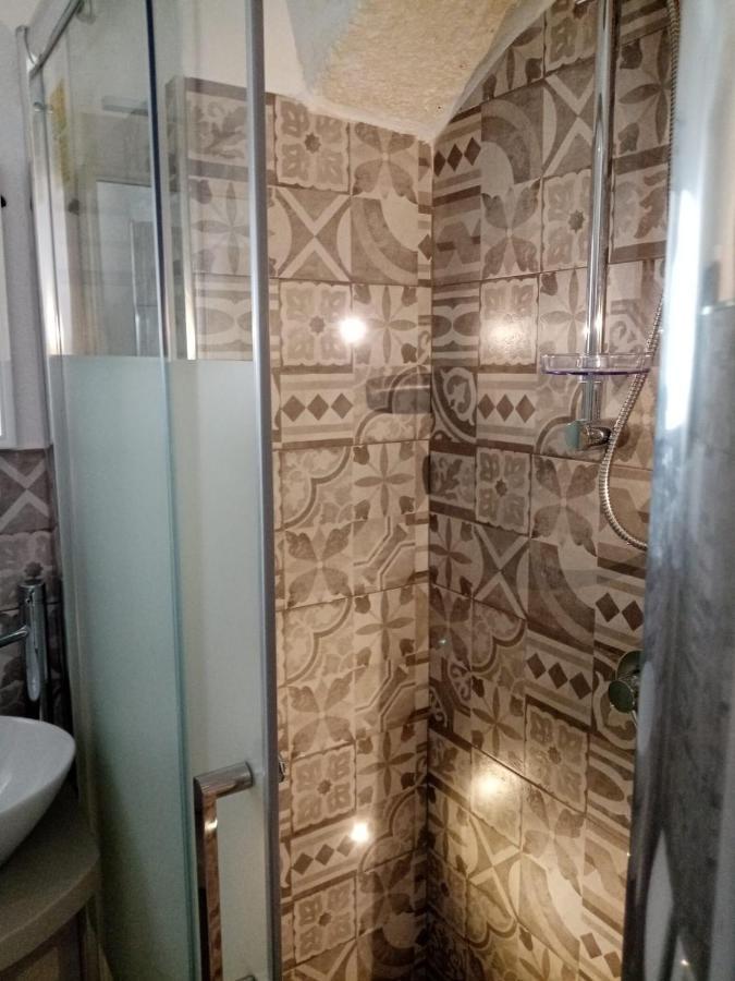 Studio Flat In White City Остуни Экстерьер фото