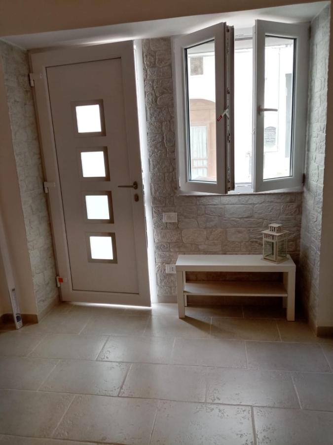Studio Flat In White City Остуни Экстерьер фото