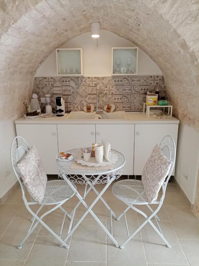 Studio Flat In White City Остуни Экстерьер фото