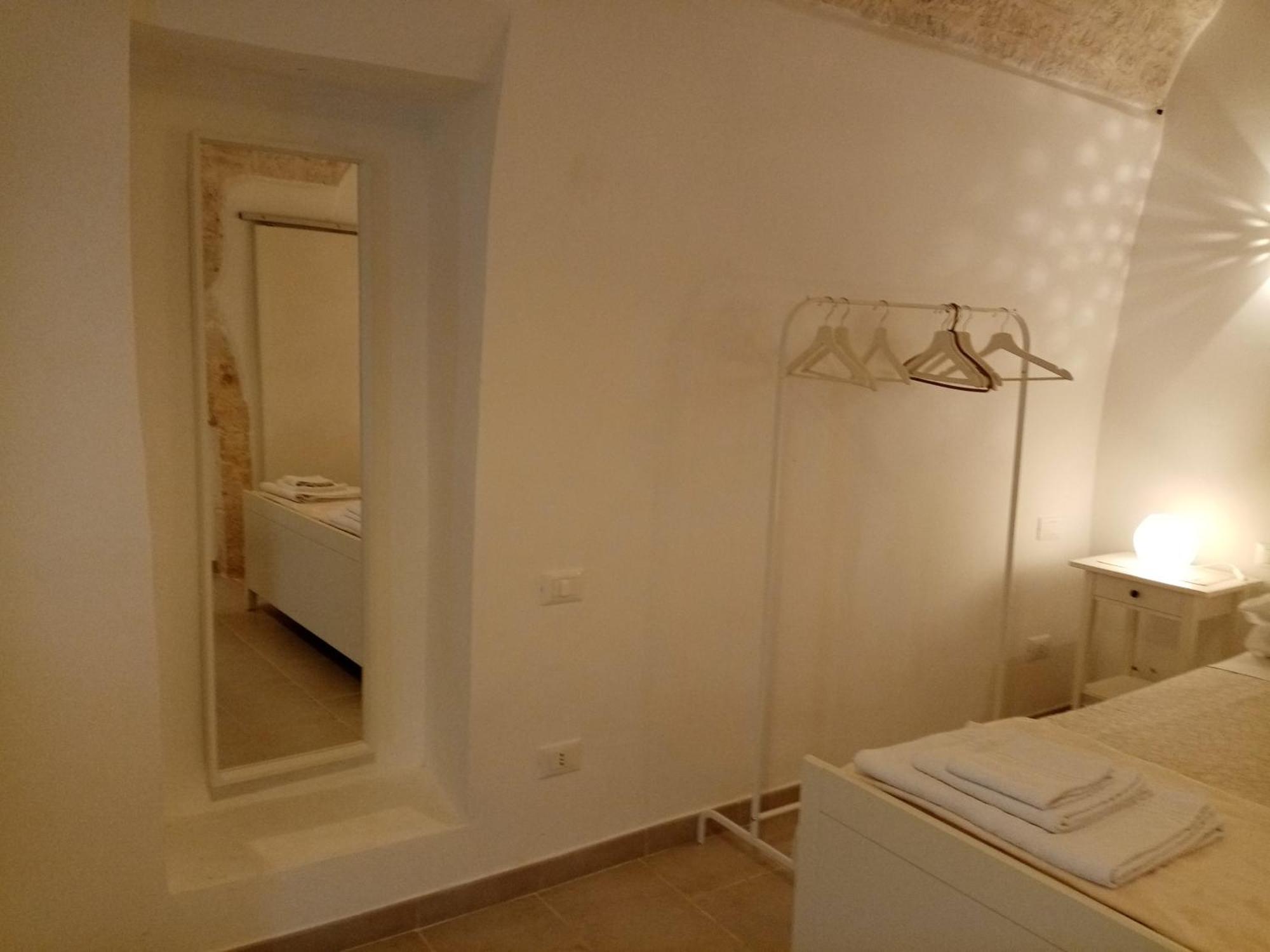 Studio Flat In White City Остуни Экстерьер фото